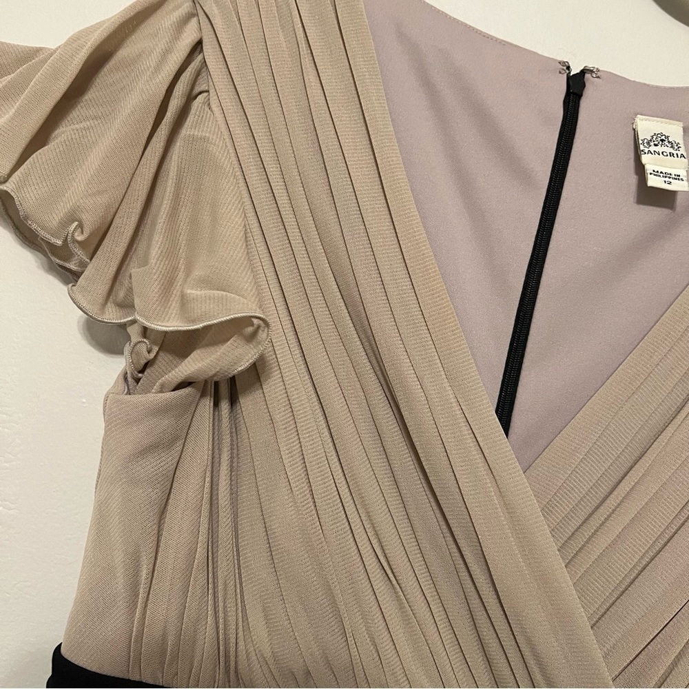 Sparkly ruched champagne and black body‎ con dress slimming size 12 - Picture 3 of 9
